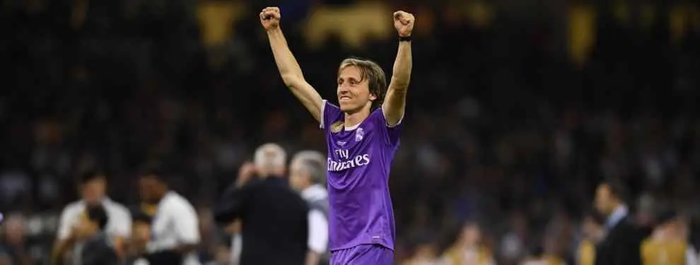La llamada que pone en peligro el futuro de Modric en el Madrid (y no es el Bayern)
