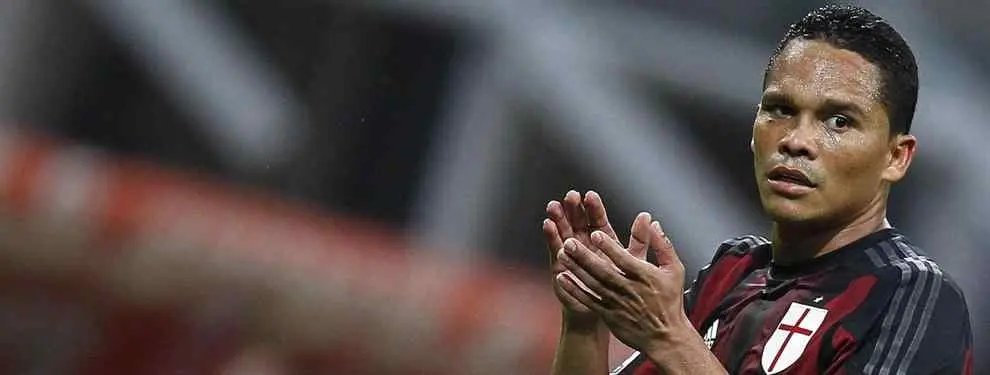 ¡Carlos Bacca le 'pone los cuernos' al Sevilla con otro equipo de la Liga! (y es un 'bombazo')