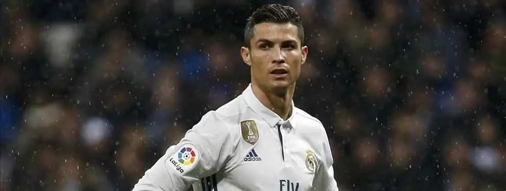 ¡Un amigo de Cristiano Ronaldo la lía con una foto comprometida!