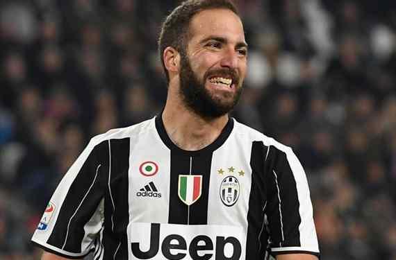 El odio que nunca cesa: El 'Pipita' Higuaín vuelve a entrar en guerra con el Nápoles