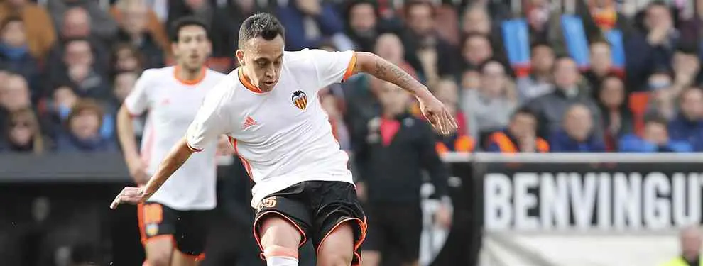 Los tres equipos de la Liga que llaman a la puerta de Fabián Orellana para sacarle del Valencia