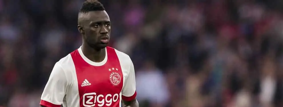 Davinson Sánchez bate un récord en su aterrizaje en la Premier League (y le da un 'palo' al Barça)