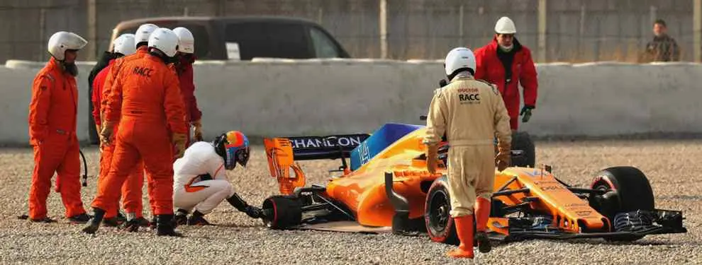 Fernando Alonso firma el primer ridículo en Montmeló con el McLaren