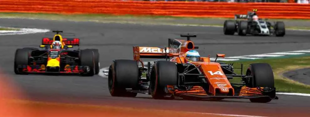 Verstappen denuncia a Fernando Alonso (y desmonta al piloto de McLaren)