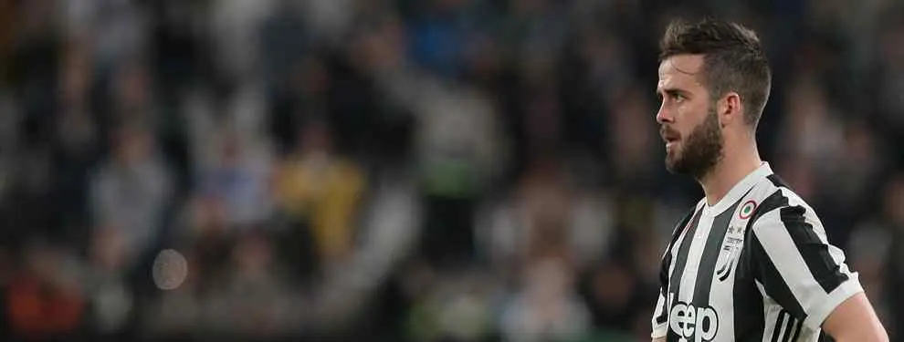 Piqué lo sabe: el plan B del Barça a Pjanic revoluciona el vestuario (y no es Eriksen)