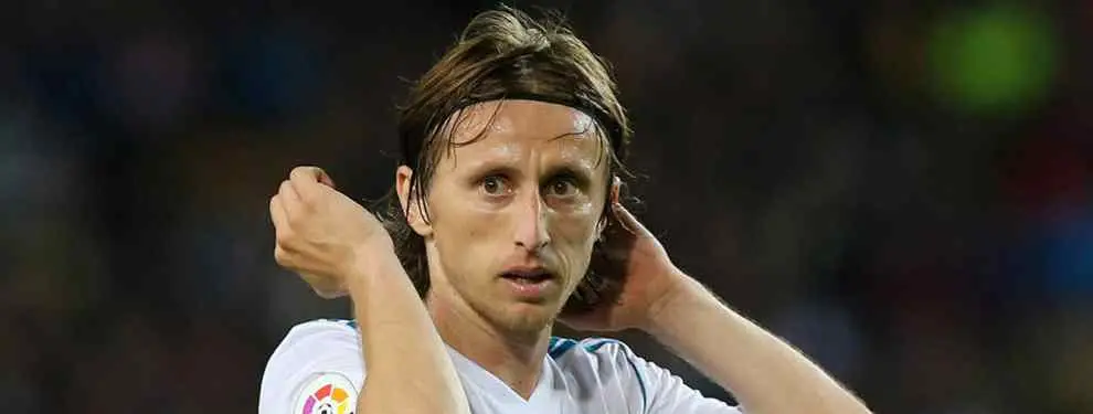 Florentino Pérez tiene un tapado para cubrir la fuga de Modric (y se lo levanta al Barça)