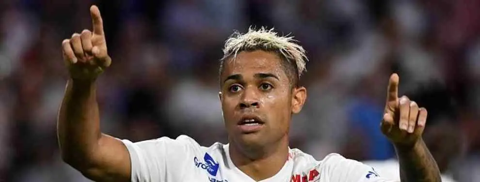 Mariano llega al Real Madrid con un lío (o la bomba que le estalla a Florentino Pérez)
