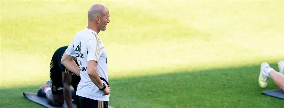 Zinedine Zidane echa a un crack del Real Madrid (y se niega a salir)