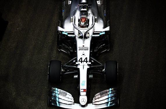 Lewis Hamilton está mosqueado con Mercedes ¡por esto!