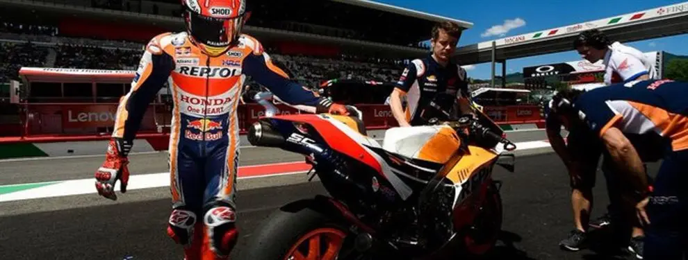 ¡Se arrodilla ante él! Una leyenda exalta a Márquez