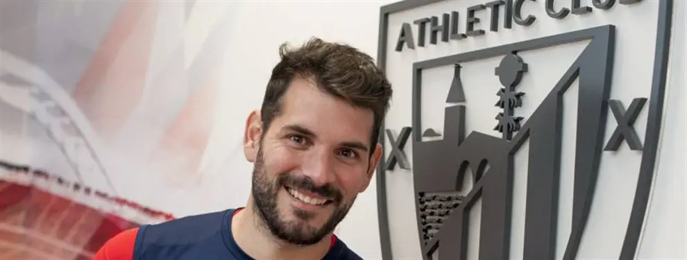 Es el héroe de su equipo pero un villano para la afición