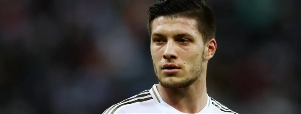 Oficial: Florentino les propone el trueque con Jovic a coste 0