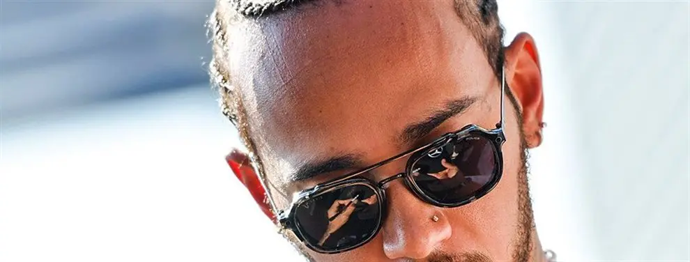 Algo pasa con Lewis Hamilton. En Mercedes están preocupados por él