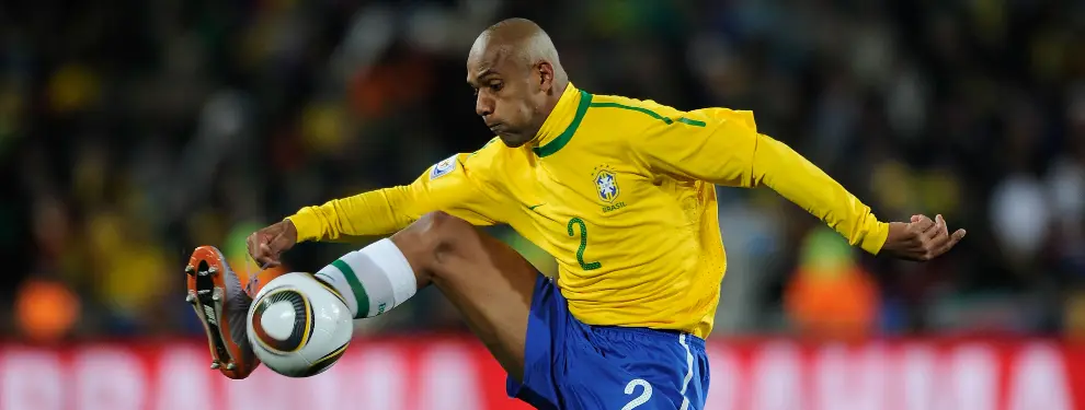 ¡Maicon vuelve al futbol de élite! Y tiene oferta sobre la mesa