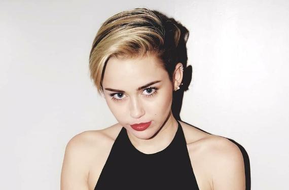 Miley Cyrus hipnotiza a todo Instagram así: con Danna Paola muy atenta