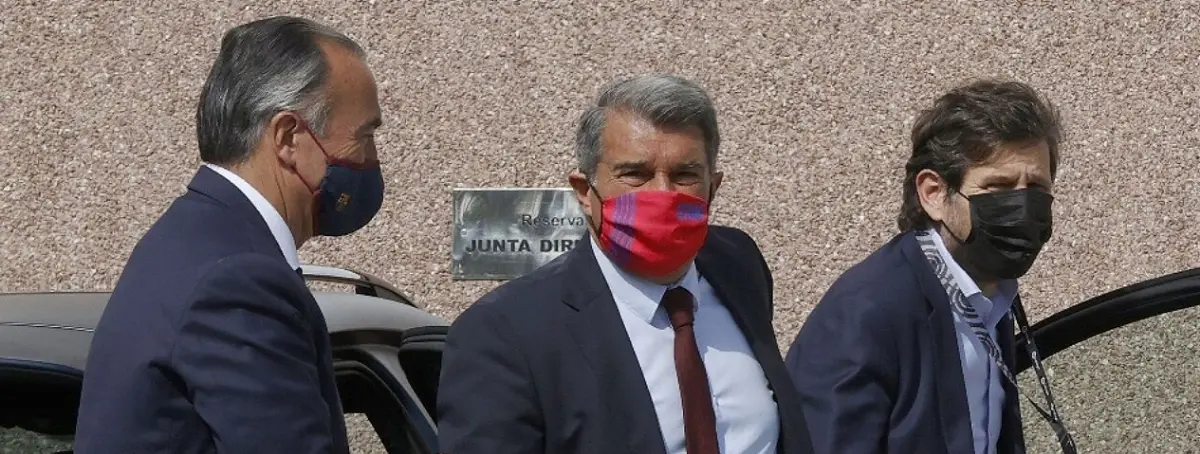 Joan Laporta recibe la llamada: este lateral zurdo quiere ir al Barça