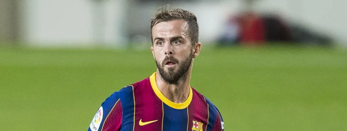 Pjanic podría salir esta semana rumbo a Italia... ¡y no a la Juve!