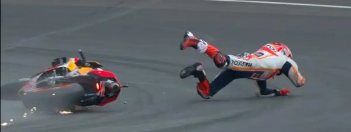 ¡Otra vez no! Caída espeluznante de Marc Márquez a 270 km/h