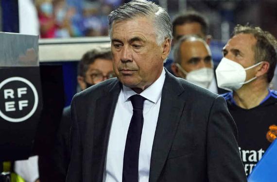 Carlo Ancelotti trata de convencer a una pieza para que no se marche