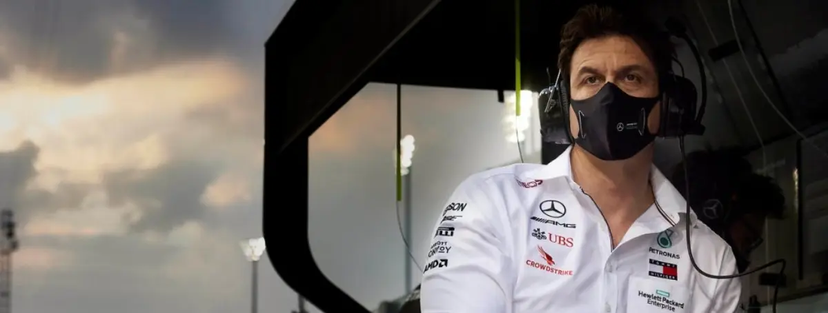Toto Wolff mete a Mercedes en un problema: Hamilton y Bottas en el ajo