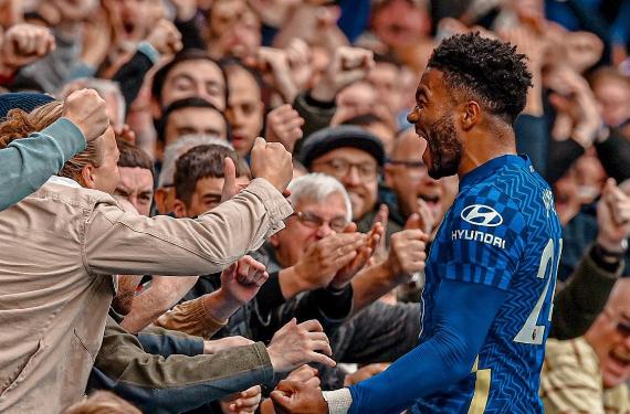 El radar del Madrid llega al Chelsea y tantea un relevo para Carvajal