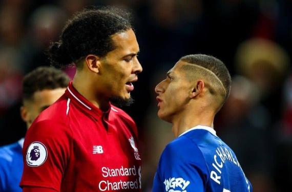 Debacle en Liverpool: crisis y los dos delanteros se van al mercado