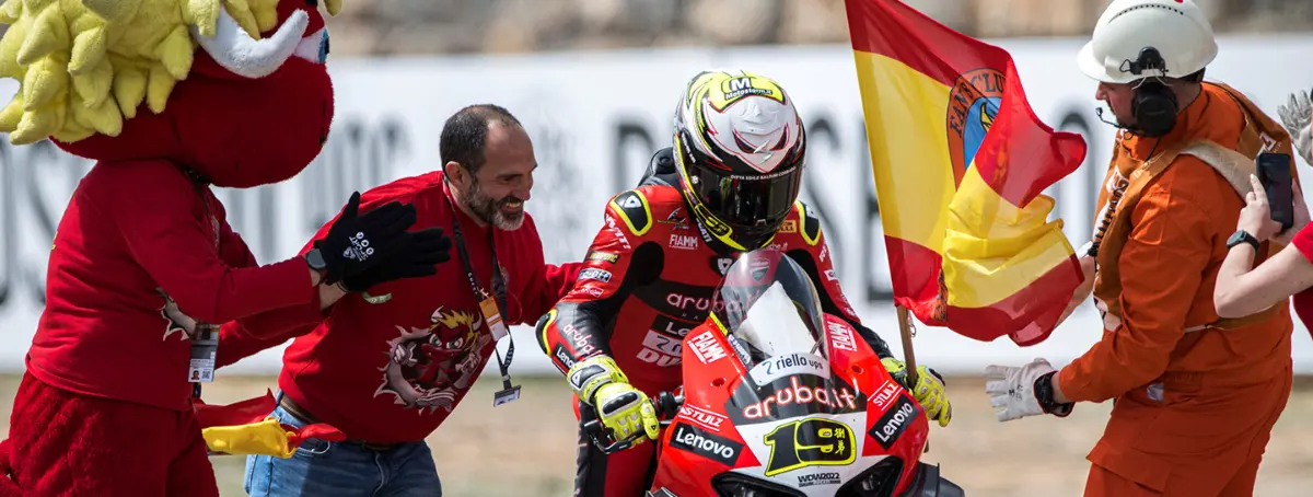 Álvaro Bautista no descarta cambiar Superbike por Moto GP