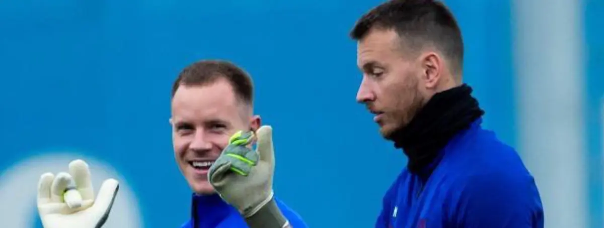 Sin dinero, Laporta y Xavi buscan recambio para la portería del Barça