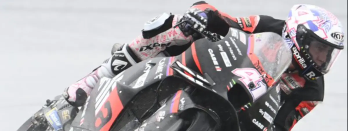 Espargaró no puede más: sólo contra todos en Assen, en Aprilia trinan