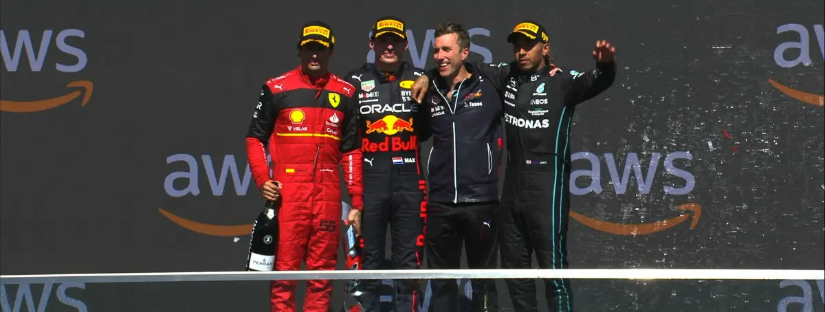 Hamilton y un ex compañero de Sainz atizan a Ferrari y a Verstappen