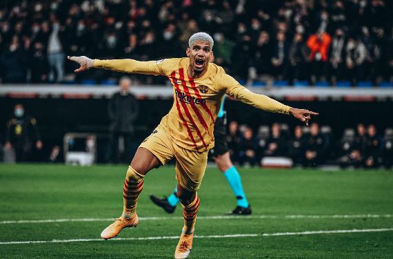 Joan Laporta señala la alternativa a Cancelo: la jugada a tres bandas mete a Araujo en un compromiso