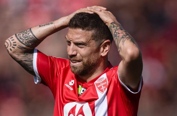 El calvario del Papu Gómez: repudiado en Sevilla, apartado de la Scaloneta y sancionado por la FIFA