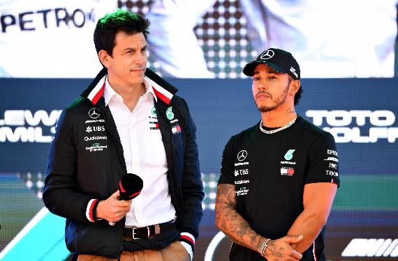 Toto Wolff anuncia a Hamilton eso que Fernando Alonso no quería escuchar y mosquea a Max Verstappen