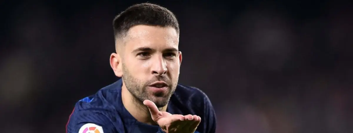 Gustó en Barcelona como nuevo Jordi Alba, vive un calvario en Madrid y 2 clubs españoles lo llaman