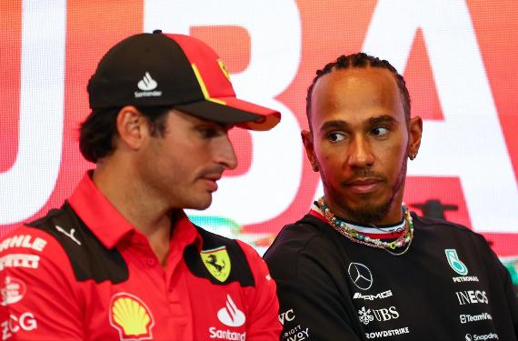 El sorpresón con Hamilton echa a Carlos Sainz de la F1: Alonso ya cumplió ese sueño en 2010