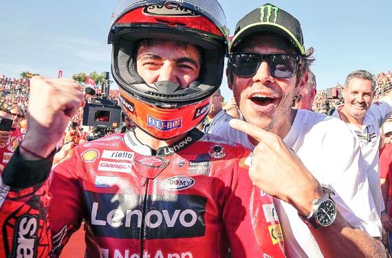 A Valentino Rossi le suena, bestial fricción de Marc Márquez con Bagnaia que calienta más COTA