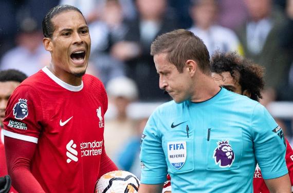 Tiene 23 años y en Anfield avanzan su fichaje para unirlo con Van Dijk, Alexander-Arnold y Robertson