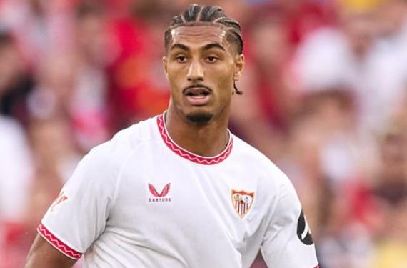 Loic Badé más cerca de salir del Sevilla, rebajan su precio y quieren al sustituto