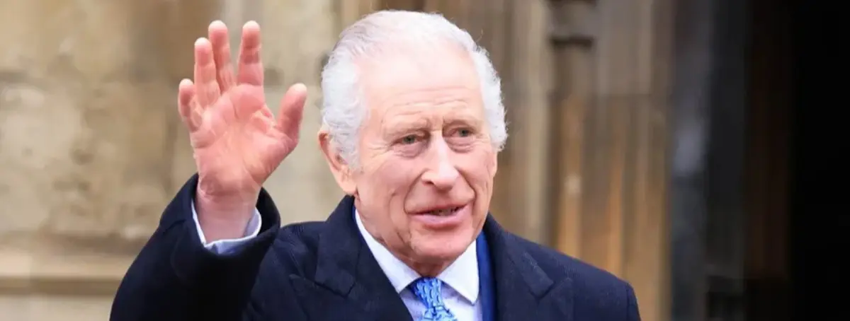 Carlos III sigue empeorando y ha llamado a Guillermo y a Harry para que se reúnan antes de su muerte