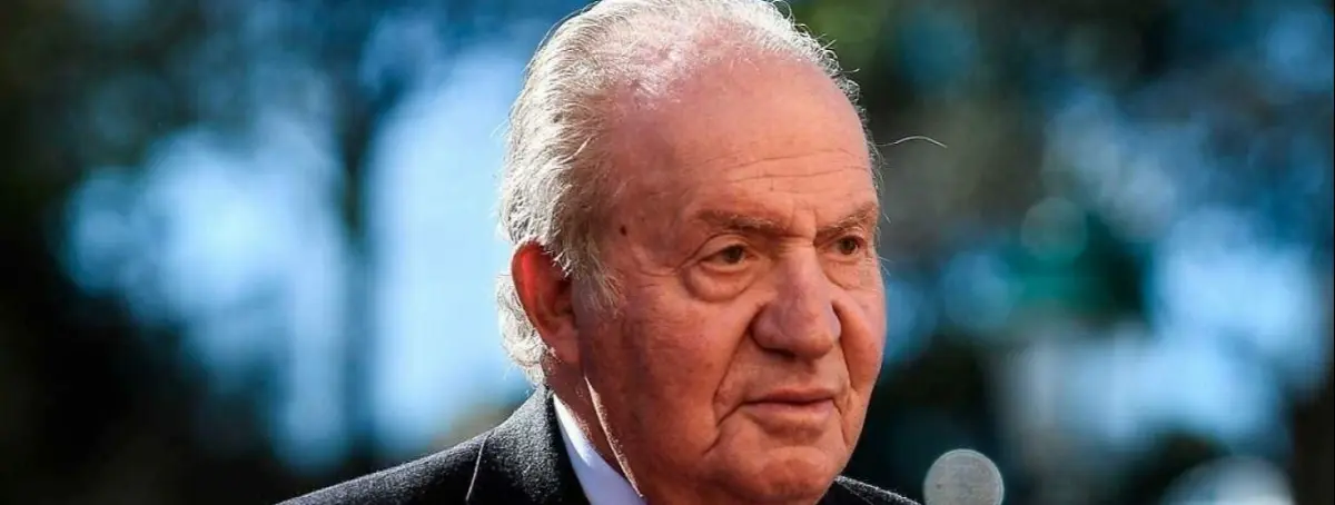 Juan Carlos I explica a sus dos hijas que los resultados de su último reconocimiento médico no son buenos