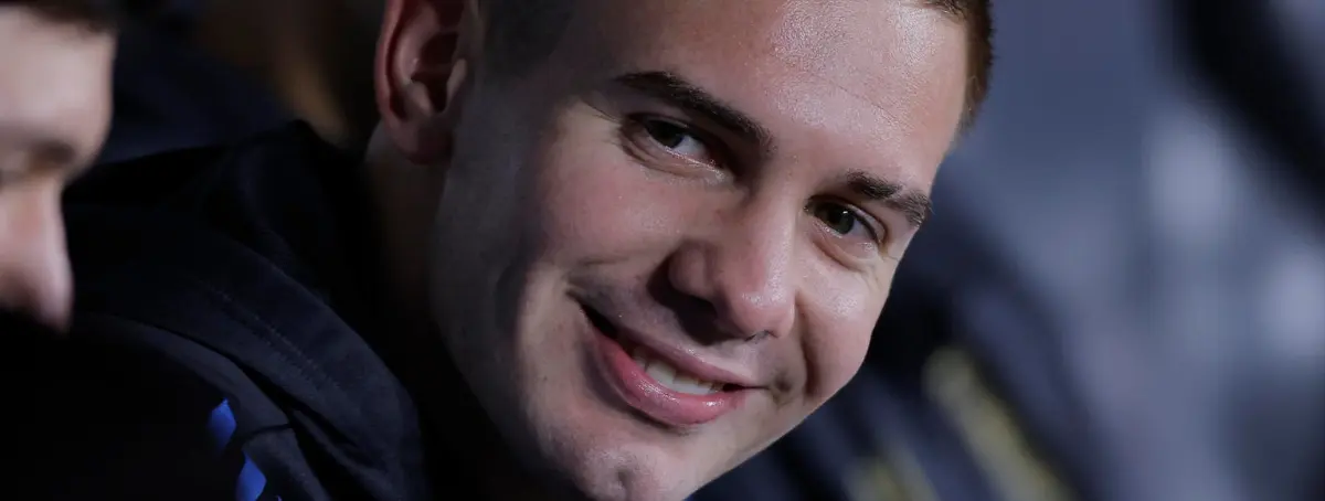 Mastantuono preocupa por la vida que lleva fuera del fútbol