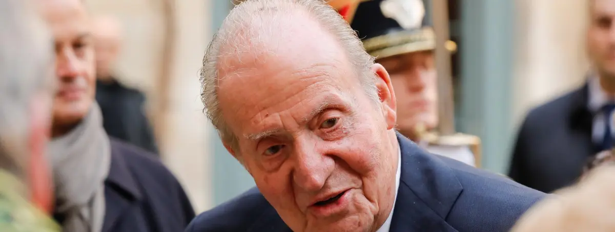 El cabo Cabello y el teniente coronel Mochi comunican a sus hijos que el estado de Juan Carlos I se agrava