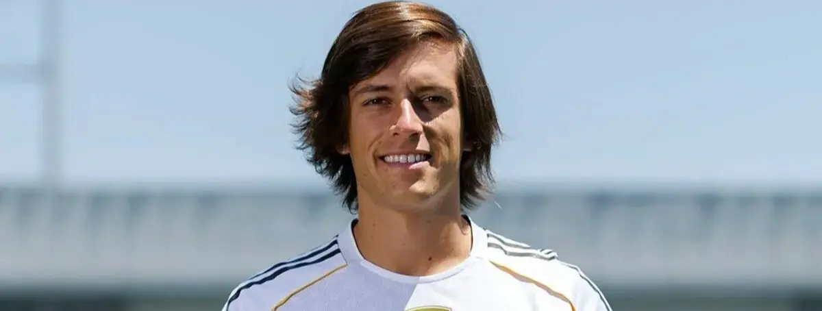 Álvaro Carreras desencadena el primer conflicto con mal final en el vestuario del Real Madrid