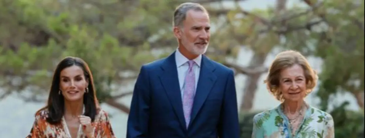 La reina Sofía pide a su hijo salir de Zarzuela