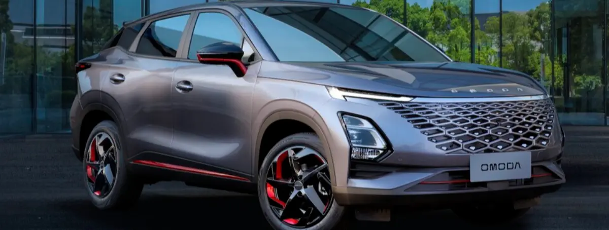 Así llega el Omoda 5 híbrido, con tecnología y precio que ponen en apuros tanto a Dacia como a Toyota