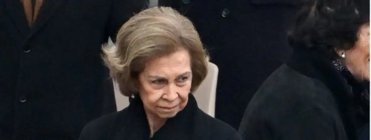 Empleados de Zarzuela encuentran a la reina Sofía tirada en el suelo