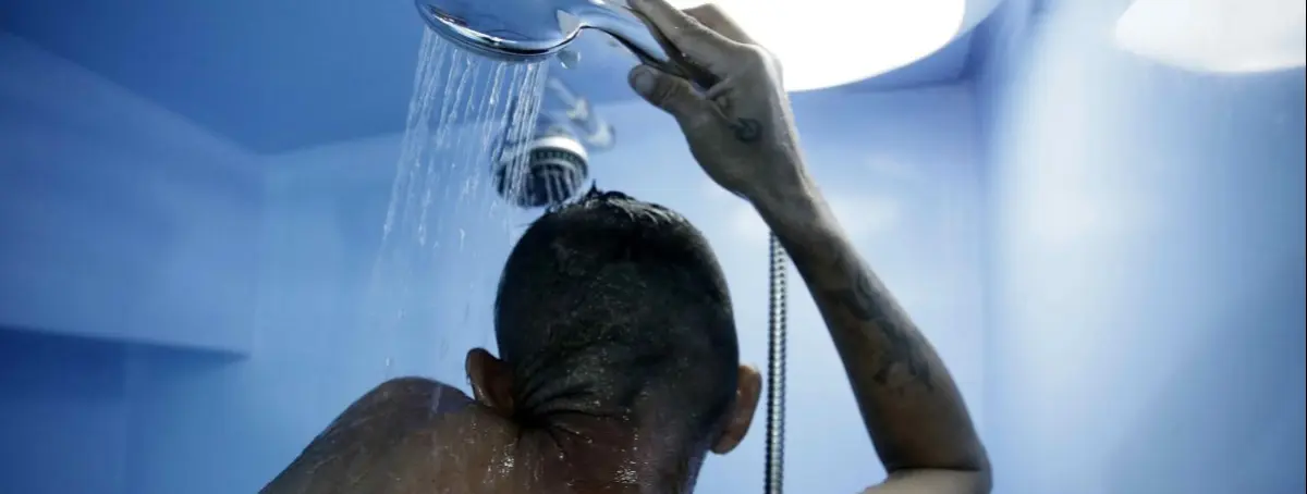 Un estudio de Harvard concluye que si te duchas cada día estás cometiendo un grave error