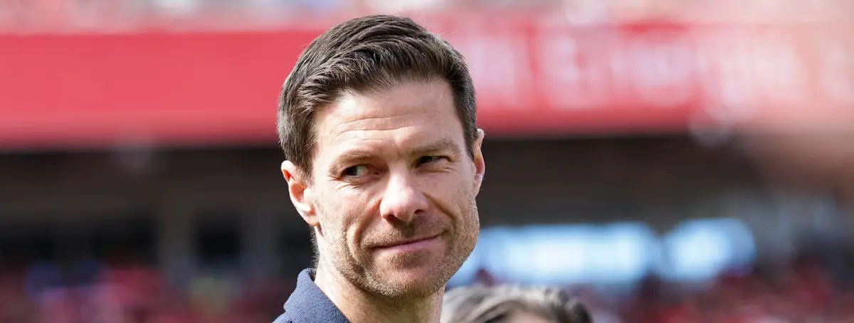 Van muy en serio, se plantan ante Xabi Alonso y le piden que rectifique por el bien del Real Madrid