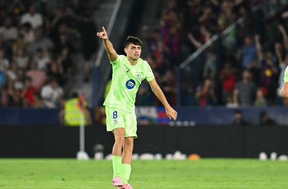 Pedri los tiene que separar, dos jugadores del Barça se empujan y casi llegan a las manos en el entrenamiento
