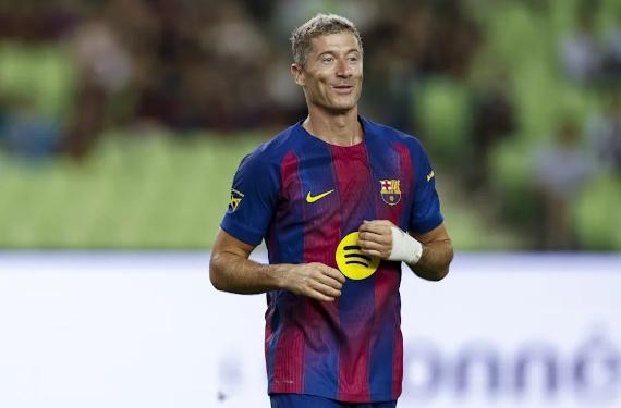 Robert Lewandowski ha pedido pasar por delante de Ferran en Champions League